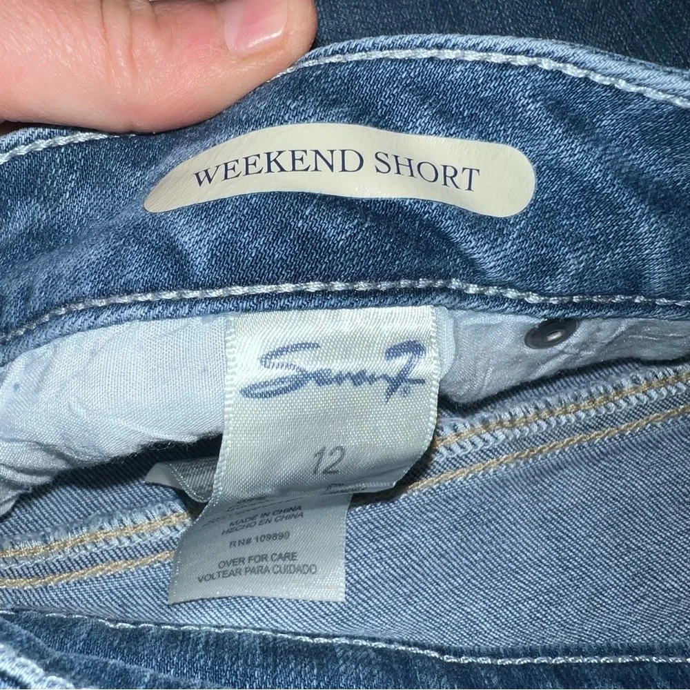 Seven7 weekend shorts light wash distressed jean shorts size 12